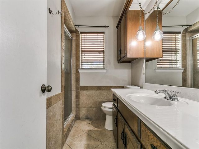 1025 Hawthorne Drive, Midwest City, OK 73110