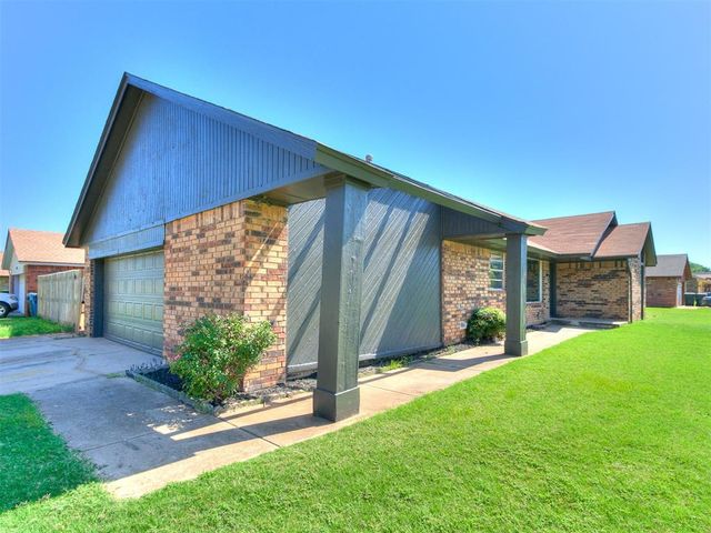 1025 Hawthorne Drive, Midwest City, OK 73110