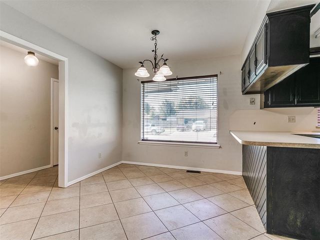 1025 Hawthorne Drive, Midwest City, OK 73110