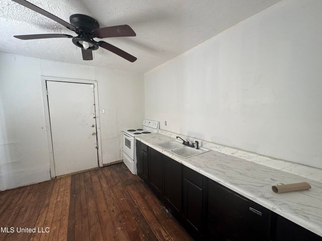 913 Lanier Avenue, Jackson, MS 39203