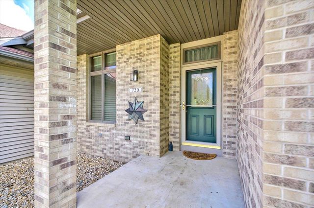 720 Waveland Road, Janesville, WI 53548