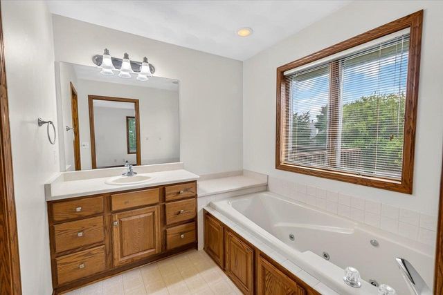 720 Waveland Road, Janesville, WI 53548