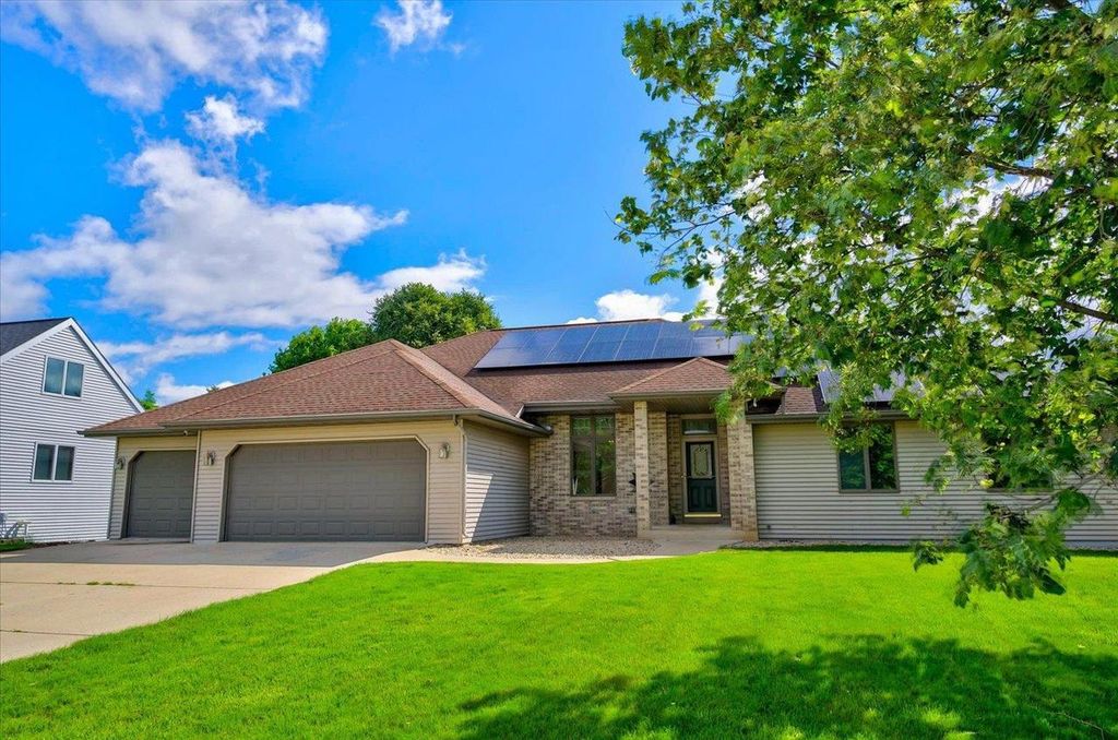 720 Waveland Road, Janesville, WI 53548