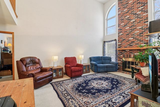 842 Deep Woods Court, Grayslake, IL 60030