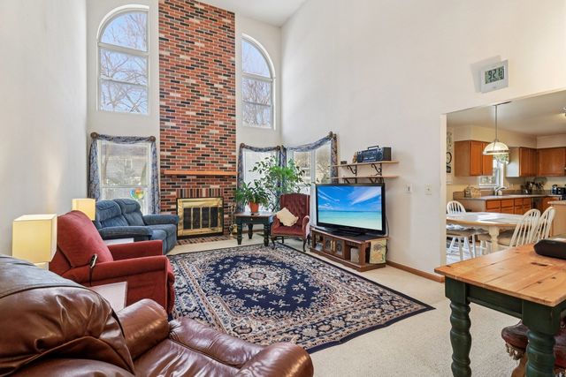 842 Deep Woods Court, Grayslake, IL 60030