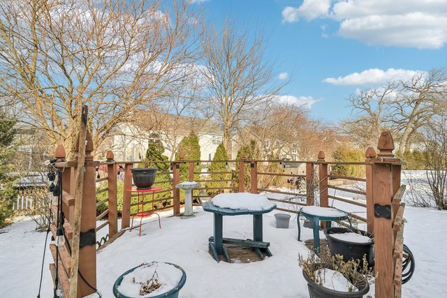 842 Deep Woods Court, Grayslake, IL 60030