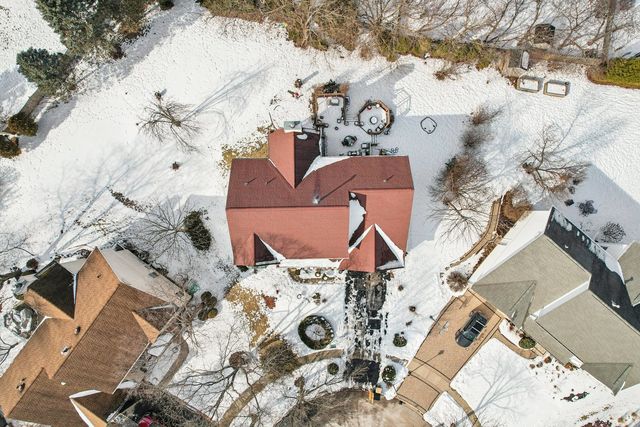 842 Deep Woods Court, Grayslake, IL 60030