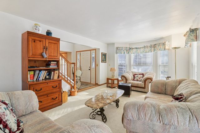 842 Deep Woods Court, Grayslake, IL 60030