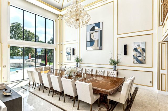 9105 Memorial Drive, Houston, TX 77024