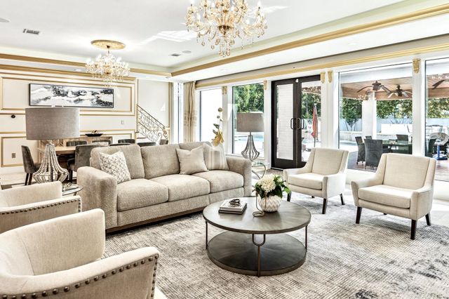 9105 Memorial Drive, Houston, TX 77024