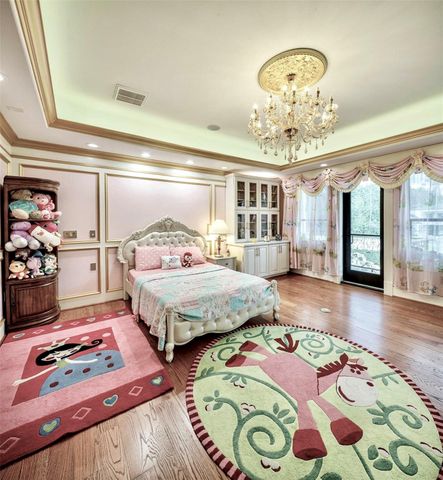 9105 Memorial Drive, Houston, TX 77024