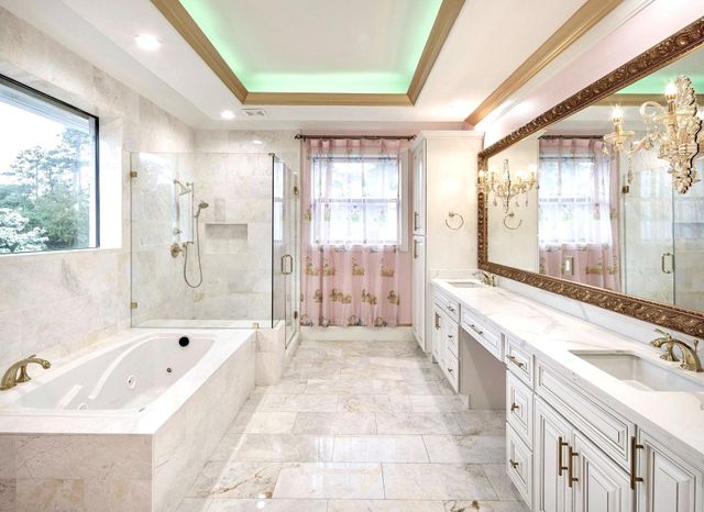 9105 Memorial Drive, Houston, TX 77024