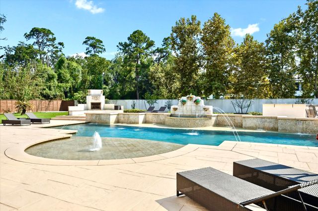 9105 Memorial Drive, Houston, TX 77024