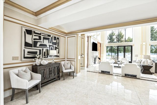 9105 Memorial Drive, Houston, TX 77024