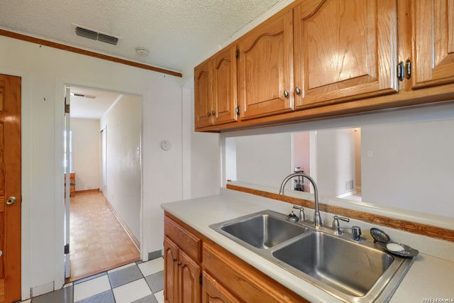 4218 VALLEYFIELD ST, San Antonio, TX 78222
