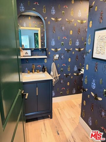 7455 Gaynor Avenue, Lake Balboa, CA 91406