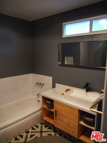 7455 Gaynor Avenue, Lake Balboa, CA 91406