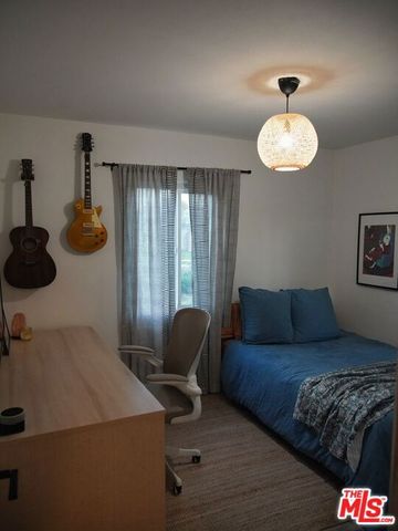 7455 Gaynor Avenue, Lake Balboa, CA 91406