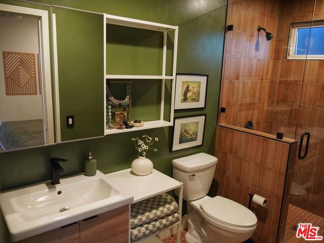 7455 Gaynor Avenue, Lake Balboa, CA 91406