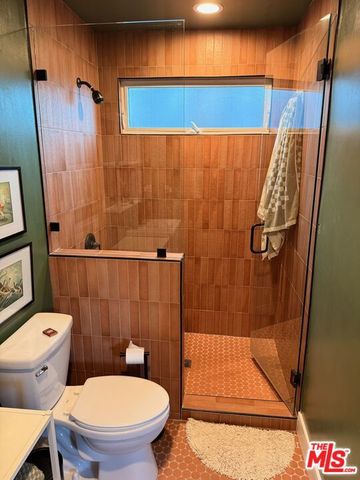 7455 Gaynor Avenue, Lake Balboa, CA 91406