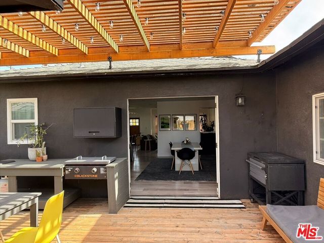 7455 Gaynor Avenue, Lake Balboa, CA 91406