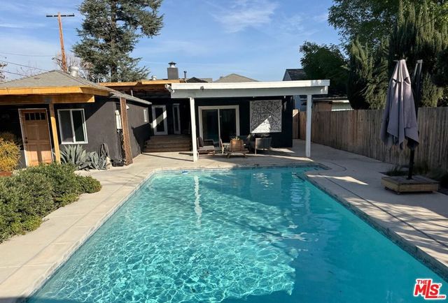 7455 Gaynor Avenue, Lake Balboa, CA 91406