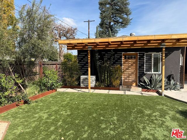 7455 Gaynor Avenue, Lake Balboa, CA 91406