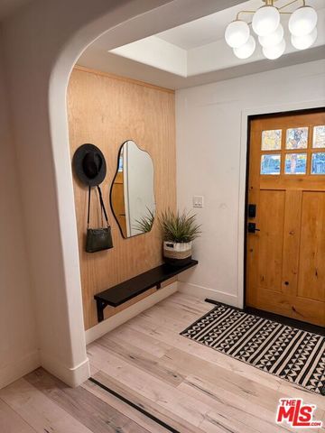 7455 Gaynor Avenue, Lake Balboa, CA 91406