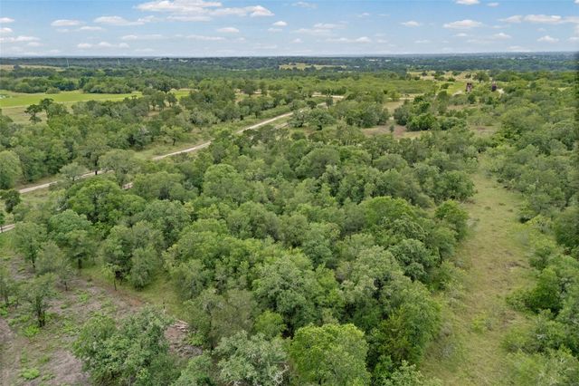000 Oil Field RD, Lockhart, TX 78644
