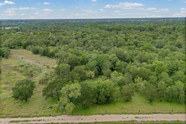 000 Oil Field RD, Lockhart, TX 78644