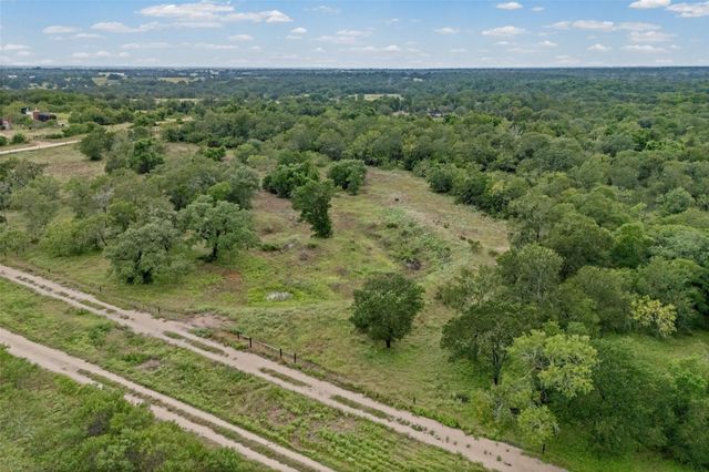 000 Oil Field RD, Lockhart, TX 78644