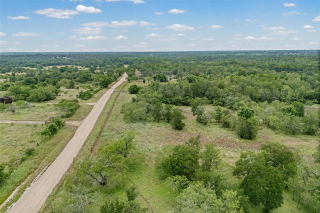000 Oil Field RD, Lockhart, TX 78644