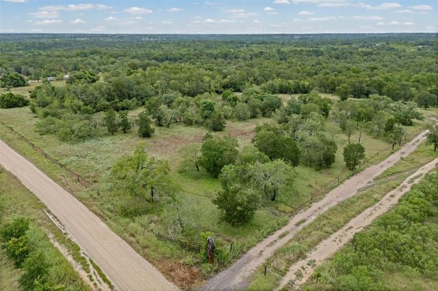 000 Oil Field RD, Lockhart, TX 78644