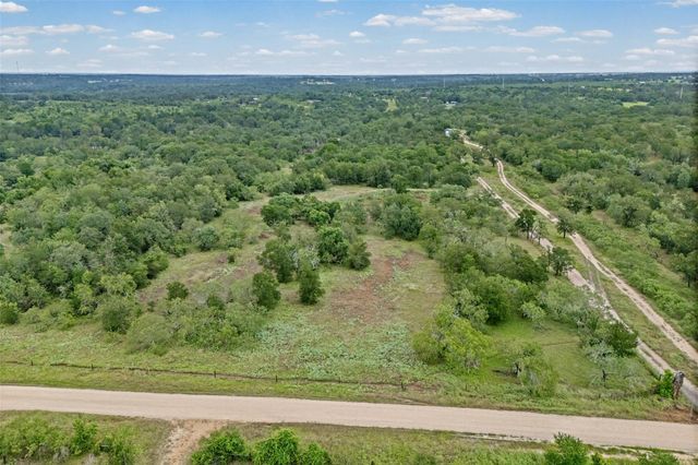 000 Oil Field RD, Lockhart, TX 78644