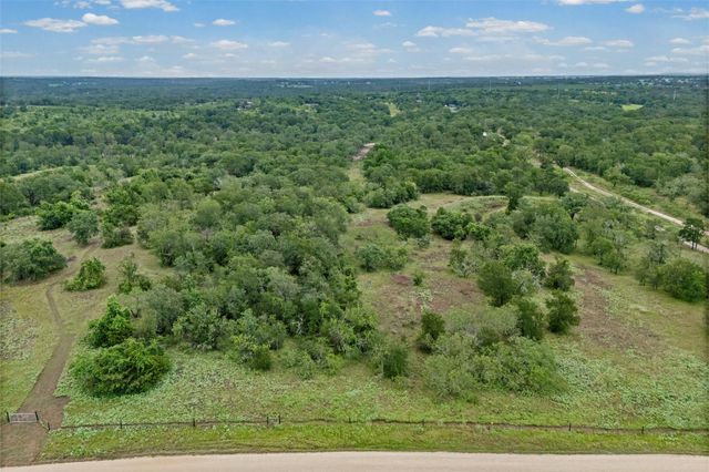 000 Oil Field RD, Lockhart, TX 78644