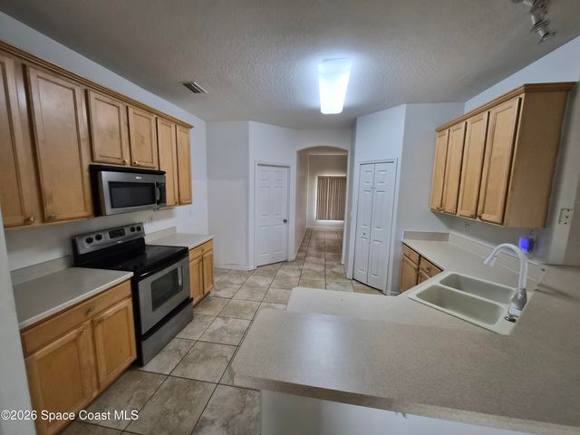 360 Ontario Street NW, Palm Bay, FL 32907