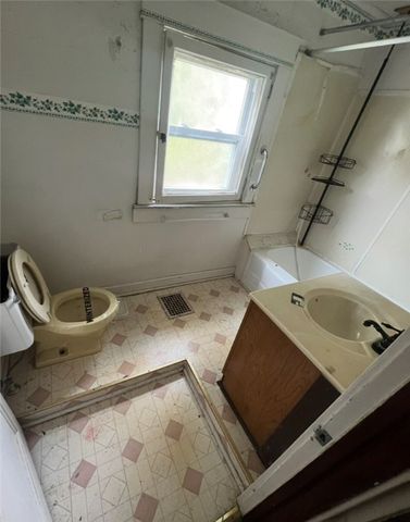 2409 25th St, White Twp, PA 15010