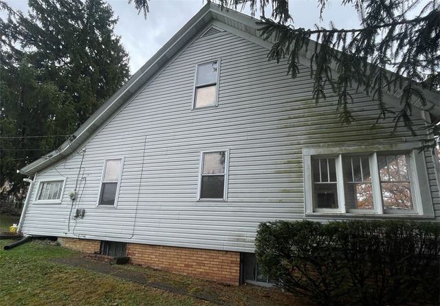 2409 25th St, White Twp, PA 15010