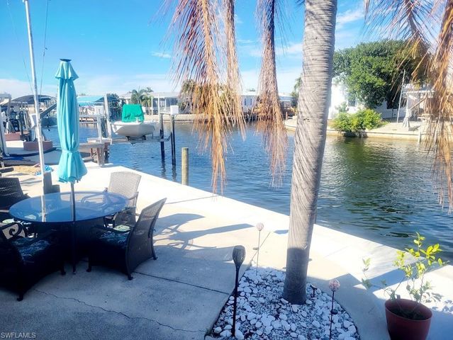 3814 Dewberry LN, St. James City, FL 33956