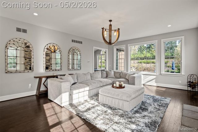 2482 Highland Drive, Ann Arbor, MI 48105