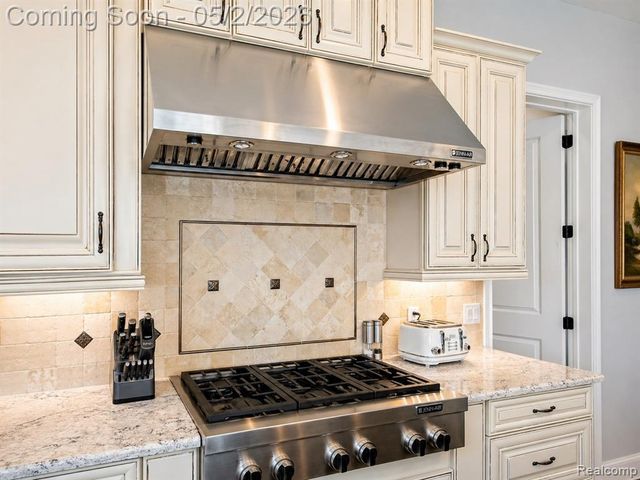 2482 Highland Drive, Ann Arbor, MI 48105