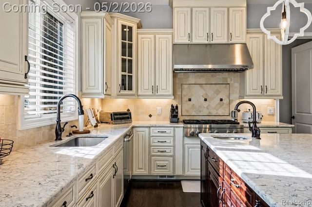 2482 Highland Drive, Ann Arbor, MI 48105