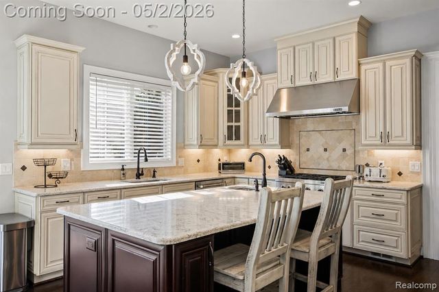2482 Highland Drive, Ann Arbor, MI 48105