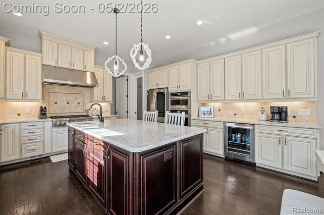 2482 Highland Drive, Ann Arbor, MI 48105