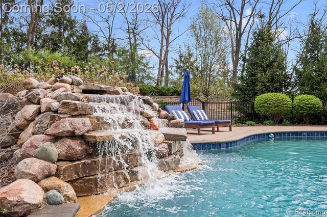 2482 Highland Drive, Ann Arbor, MI 48105