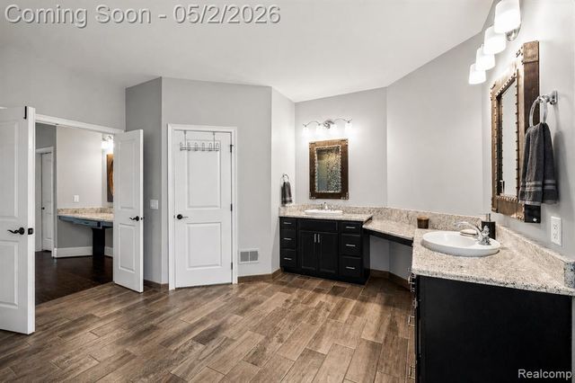 2482 Highland Drive, Ann Arbor, MI 48105