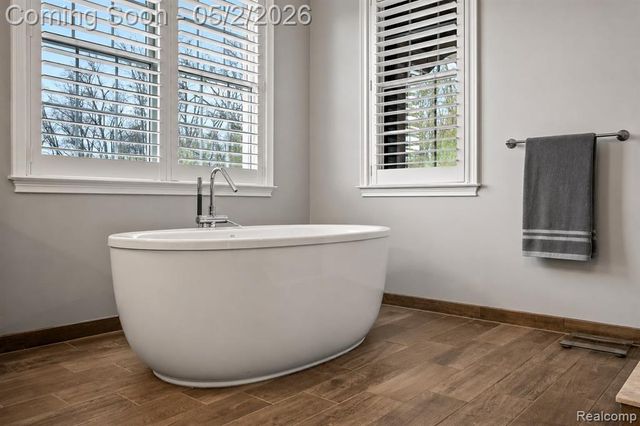 2482 Highland Drive, Ann Arbor, MI 48105