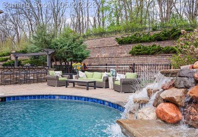 2482 Highland Drive, Ann Arbor, MI 48105