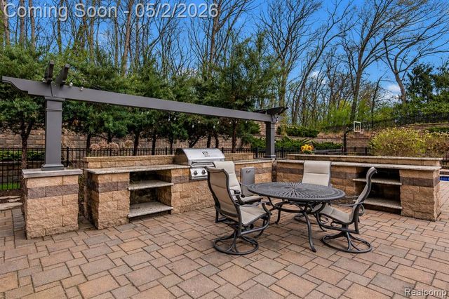 2482 Highland Drive, Ann Arbor, MI 48105