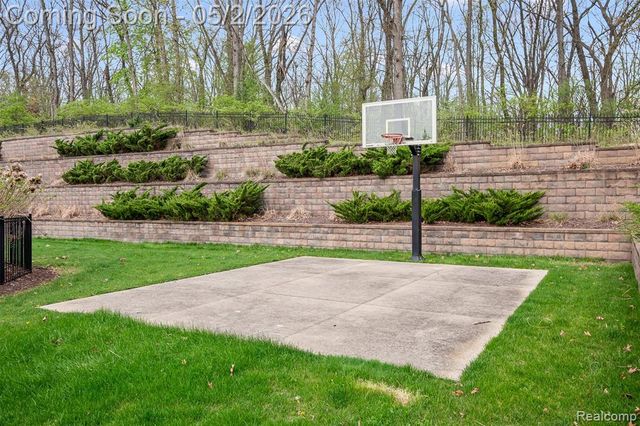 2482 Highland Drive, Ann Arbor, MI 48105